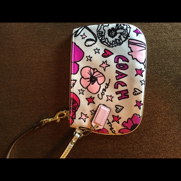 Coach Wristlet - Picture 2 of 5